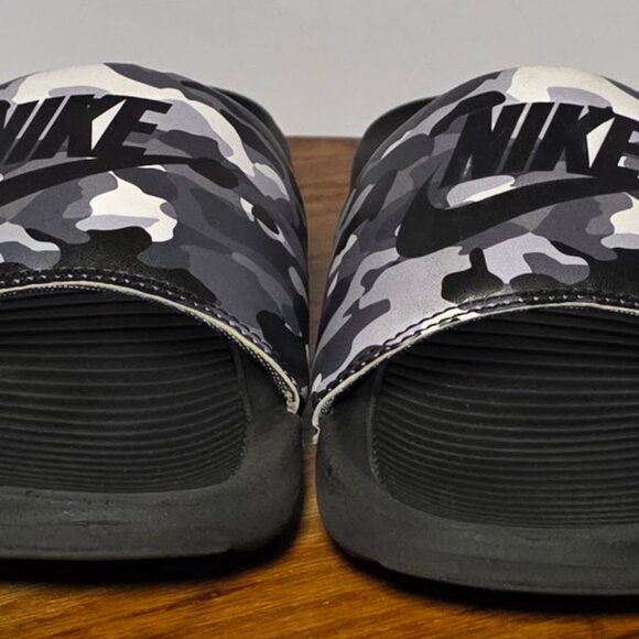 Nike Mens Black and Gray Camouflage Pattern Slip on Slide Sandals Size 8 - Picture 2 of 10